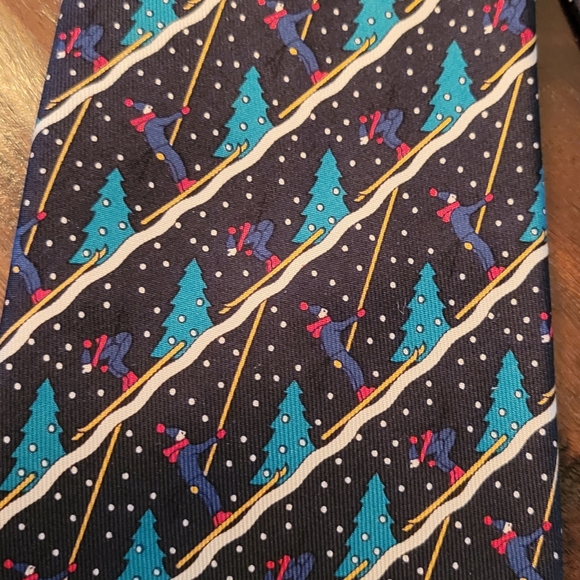 VINTAGE HERMÈS Black TIE 7232 UA Skier Snow Christmas Tree Winter Holiday - Picture 4 of 4